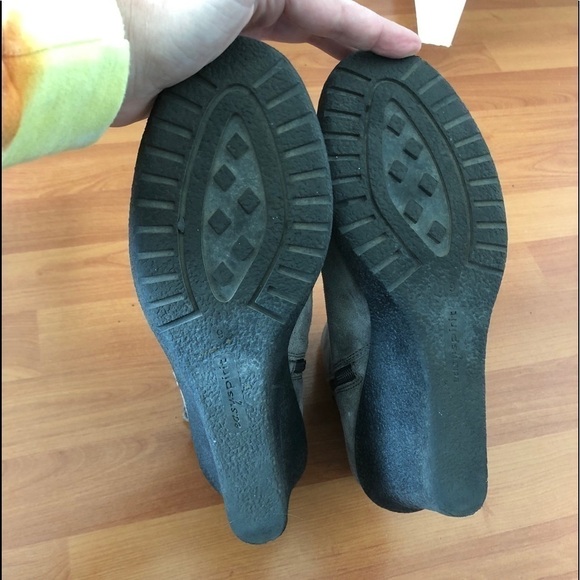 Easy Spirit Suede Wedge Boots Size 9 Gray Buckle - Picture 12 of 15